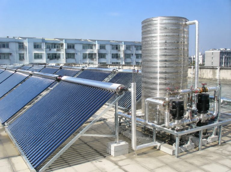 新县商用大容量真空管太阳能热水系统
